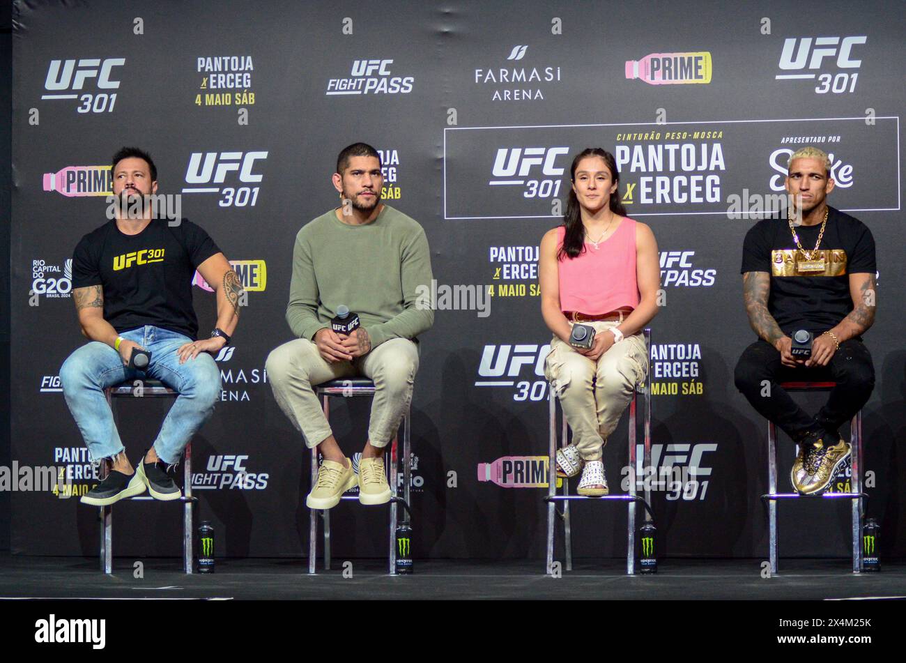 Rio De Janeiro, Brasilien. Mai 2024. In der Tradition, die Öffentlichkeit anwesend zu haben, die Tickets durch Spenden von Vorräten gewann. Das Eröffnungsgespräch fand mit den Athleten Alex Poatan, Alexa Grasso, Charles do Bronxs und Diego Lopes statt. Quelle: Belga/FotoArena/Alamy Live News Stockfoto