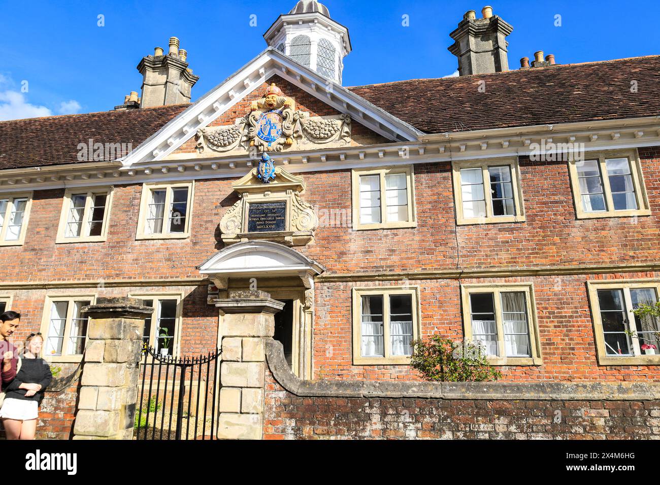 Salisbury, England - 29. März 2024: Wunderschöne historische Häuser und Straßen von Salisbury City, Wiltshire. England Stockfoto