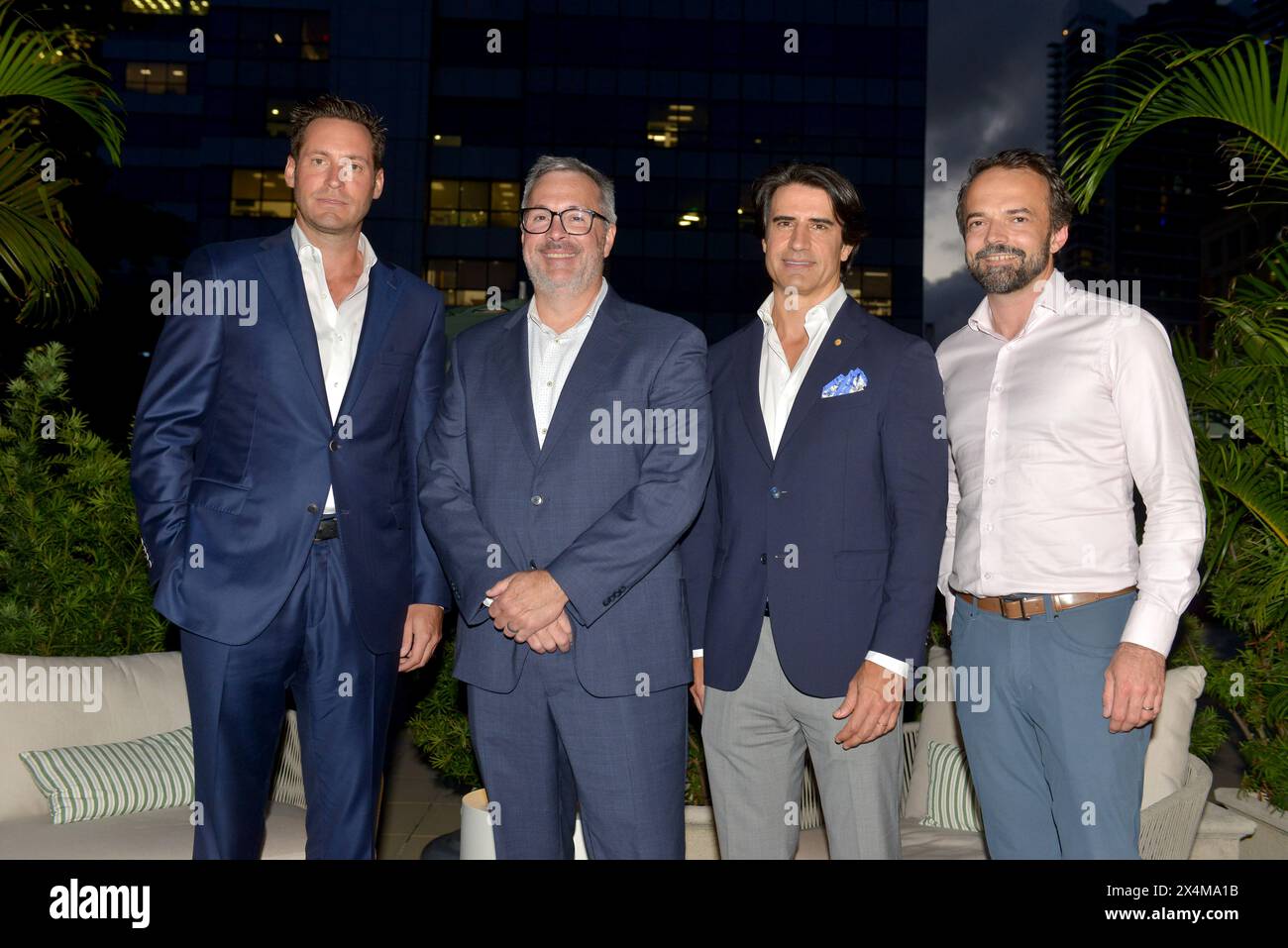 Miami, USA. Mai 2024. MIAMI, FLORIDA - 2. Mai 2024: Jon Paul „JP“ Pérez, Präsident der verbundenen Gruppe, Brett Patterson, Präsident von Outback Steakhouse, Alejandro Reynal, President & CEO Four Seasons und Antoine Tessier, CEO der DuPont REGISTRY Group nahm am zweiten jährlichen Future Consumer Summit Teil, der gemeinsam von McKinsey & Company und Main Rose im Four Seasons am 2. Mai 2024 in Miami, Florida, veranstaltet wurde. (Foto: JL/SIPA USA) Credit: SIPA USA/Alamy Live News Stockfoto