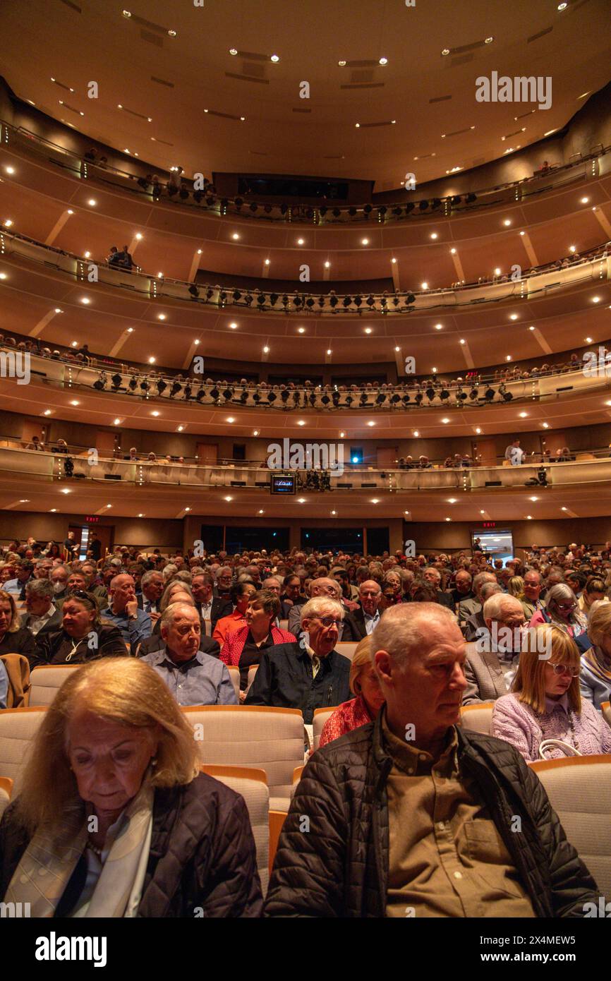 opernpublikum im Auditorium, Four Seasons Centre for the Performing Arts, Toronto, Kanada Stockfoto