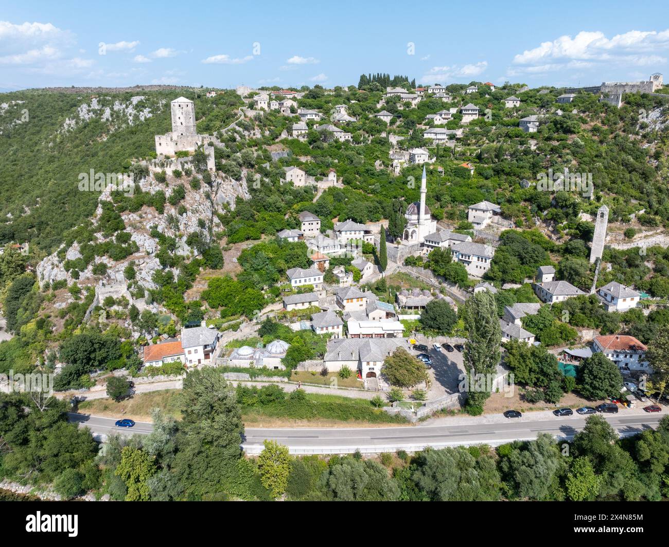 Luftaufnahme der Skyline von Pocitelj in Bosnien-Herzegowina. Stockfoto