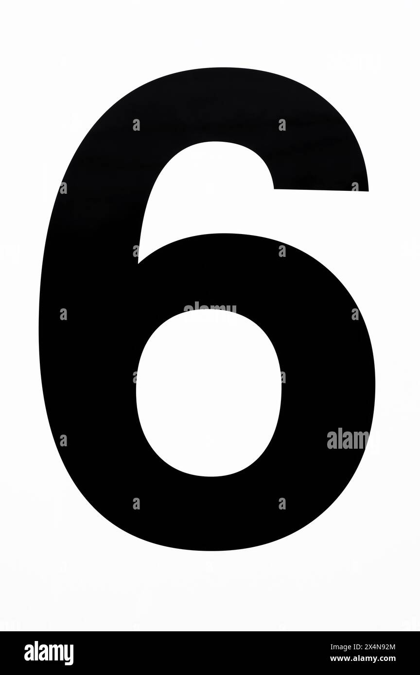 Schwarze Nummer sechs auf weißem Hintergrund Stockfoto