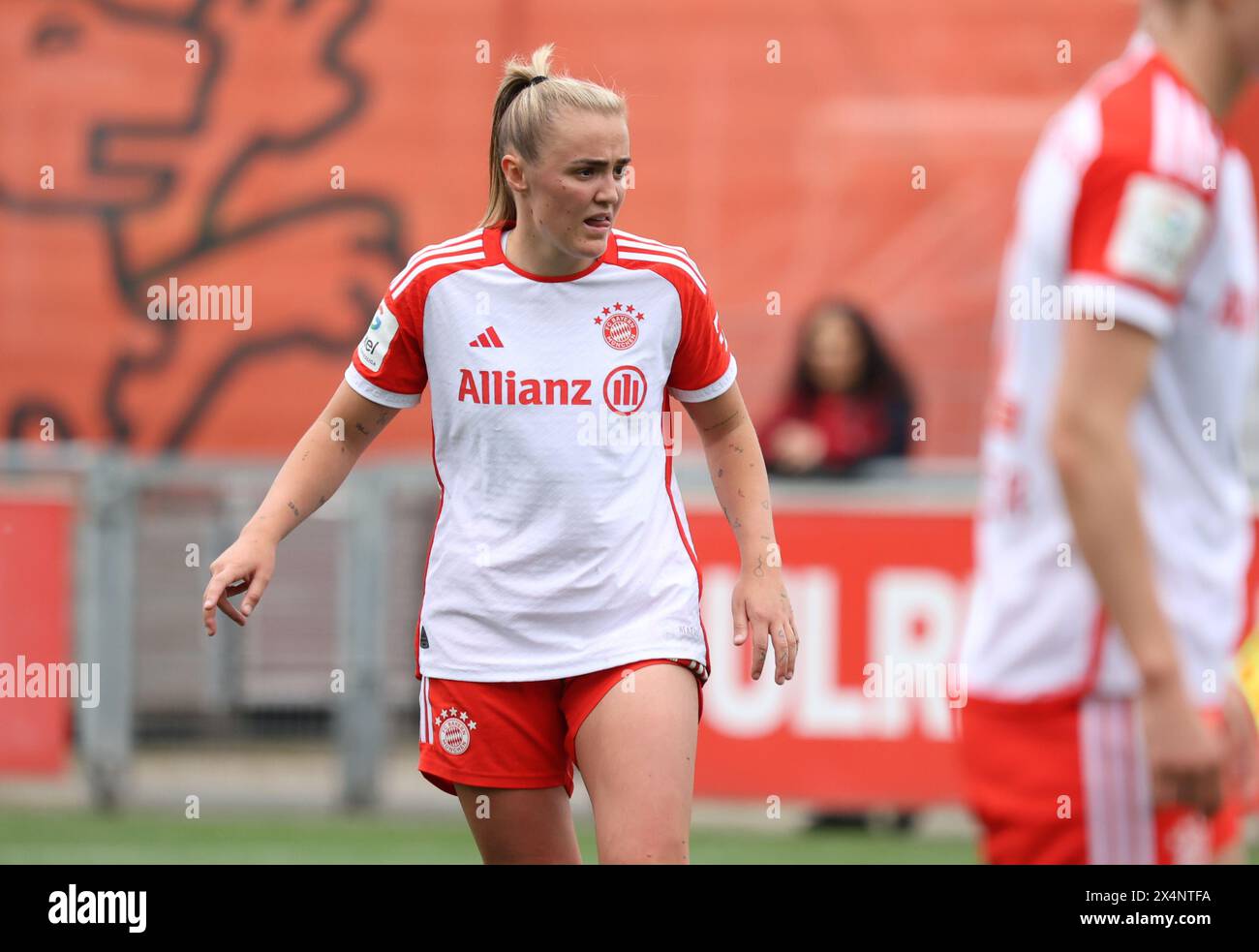 Georgia Stanway (München), Leverkusen, Deutschland. Mai 2024. Frauen-Bundesliga, 18. Spieltag, Bayer 04 Leverkusen - FC Bayern München. Quelle: Jürgen Schwarz/Alamy Live News Stockfoto