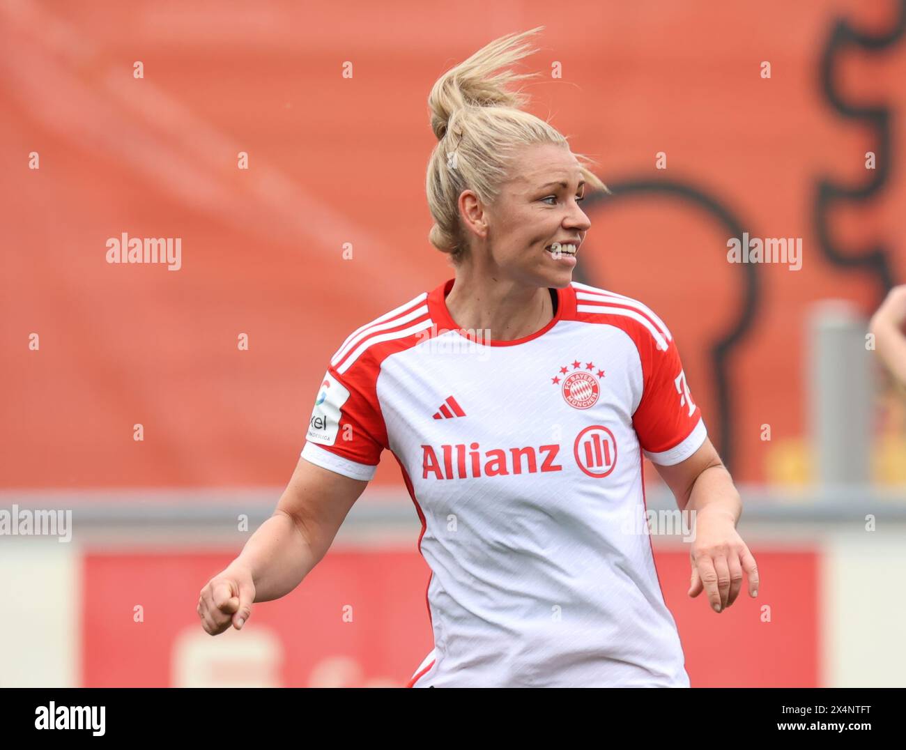 Linda Dallmann (München), Leverkusen, Deutschland. Mai 2024. Frauen-Bundesliga, 18. Spieltag, Bayer 04 Leverkusen - FC Bayern München. Quelle: Jürgen Schwarz/Alamy Live News Stockfoto