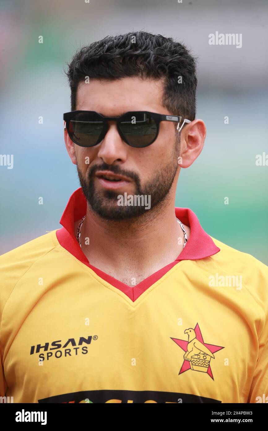 Sikandar Raza, Kapitän des T20-Teams Simbabwe, nimmt am 2. Mai an einer Pressekonferenz vor dem Spiel im Zahur Ahmed Chowdhury Stadium, Chattogram, Bangladesch, Teil. Stockfoto