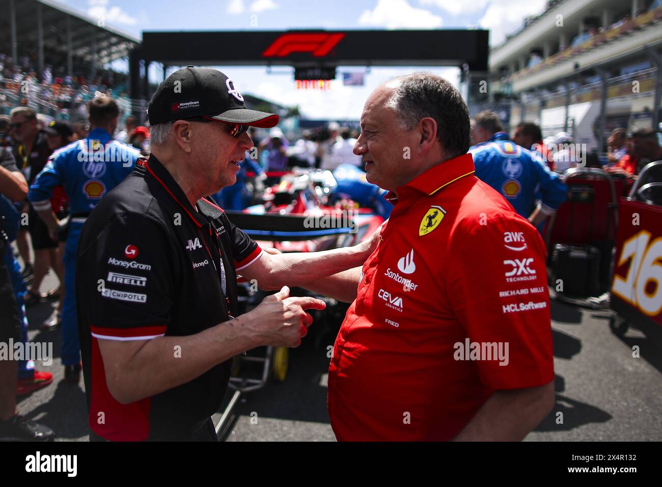 VASSEUR Frederic (fra), Teamleiter und General Manager der Scuderia Ferrari HP, Porträt und HAAS Gene (usa), Gründer und Vorsitzender von Haas Automation, Porträt während des Formel 1 Crypto.com Miami Grand Prix 2024, 6. Runde der Formel-1-Weltmeisterschaft 2024 vom 3. Bis 5. Mai, 2024 auf dem Miami International Autodrome in Miami, Vereinigte Staaten von Amerika Stockfoto