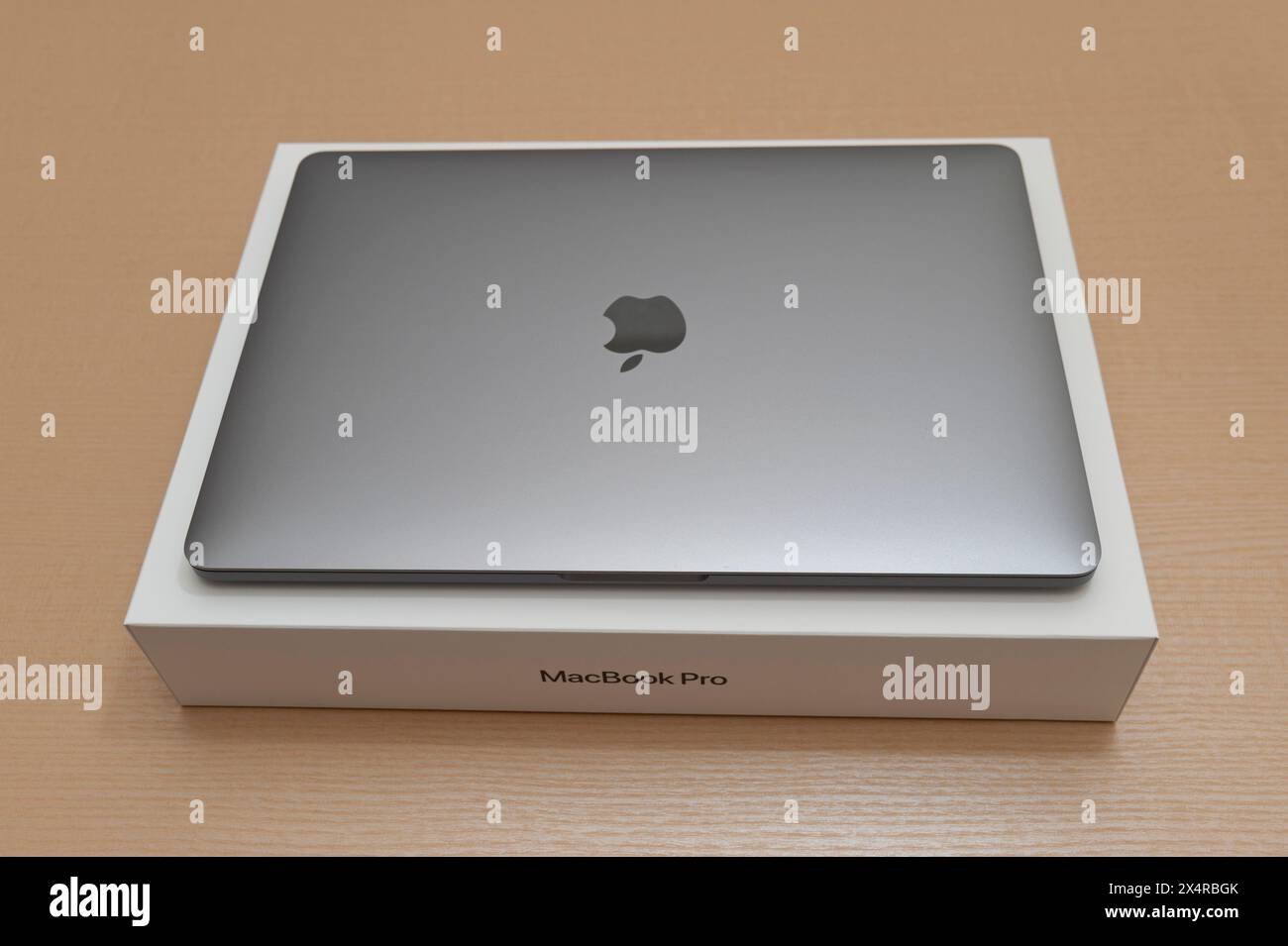 Fuji City, Shizuoka-Ken, Japan - 22. Januar 2022: MacBook Pro m1 13 Zoll 2020. Stockfoto