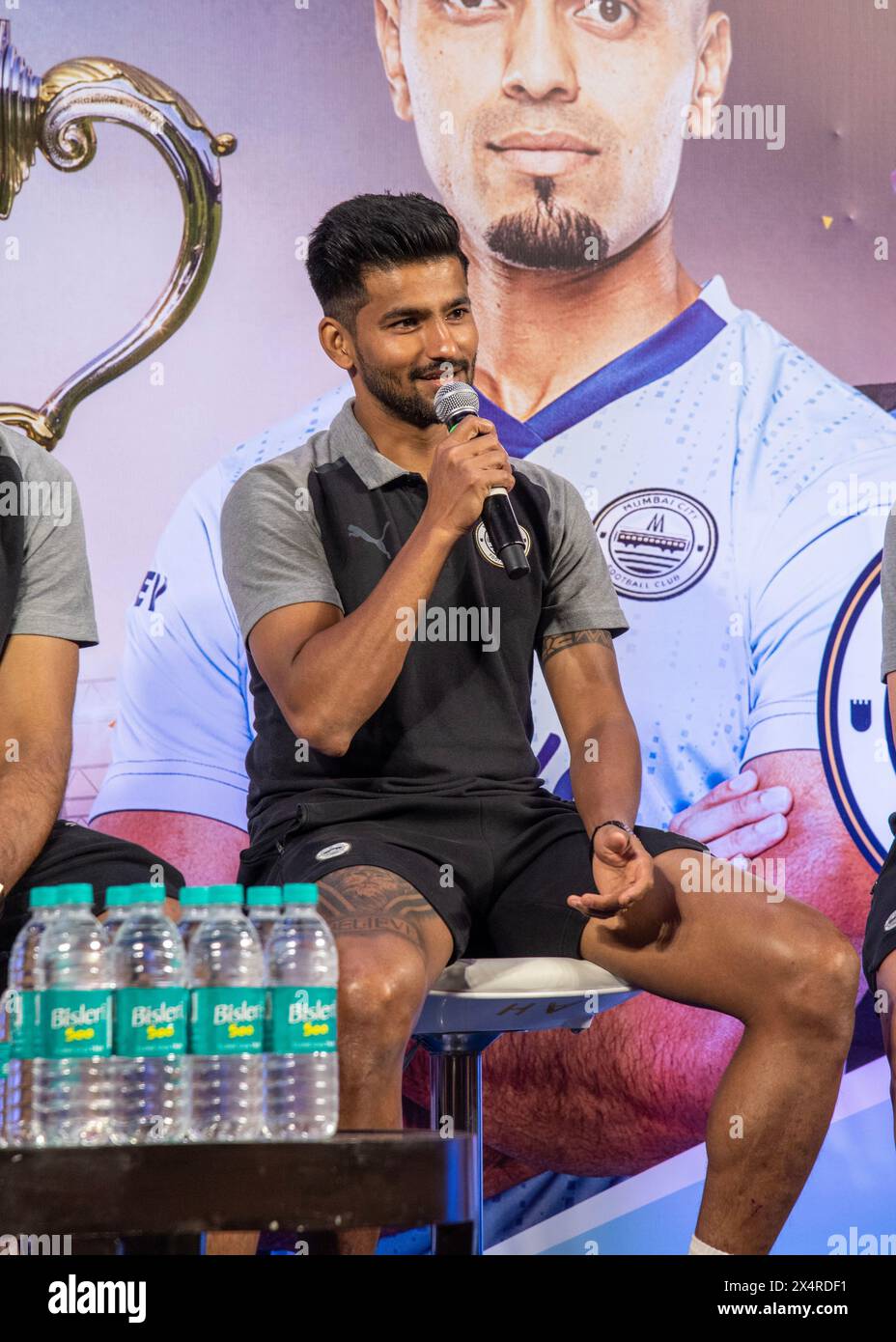 Kalkutta, Westbengalen, Indien. Mai 2024. Pressekonferenz vor dem Spiel in einem luxuriösen Hotel vor dem Finale der 10. Indischen Super League 2023-24, bestehend aus zwei Finalteams: Mohunbagan Super Giant (MBSG) und Mumbai City FC (MCFC) (Credit Image: © Amlan Biswas/Pacific Press via ZUMA Press Wire) NUR ZUR REDAKTIONELLEN VERWENDUNG! Nicht für kommerzielle ZWECKE! Stockfoto