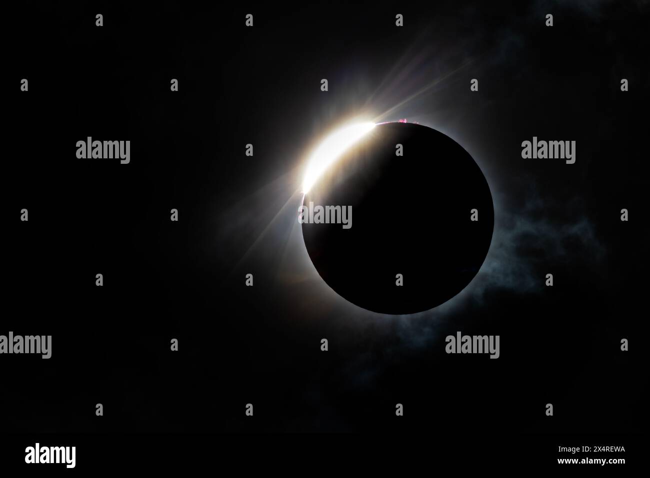 Diamantring-Effekt der Sonnenfinsternis 2024 aus Texas, USA Stockfoto