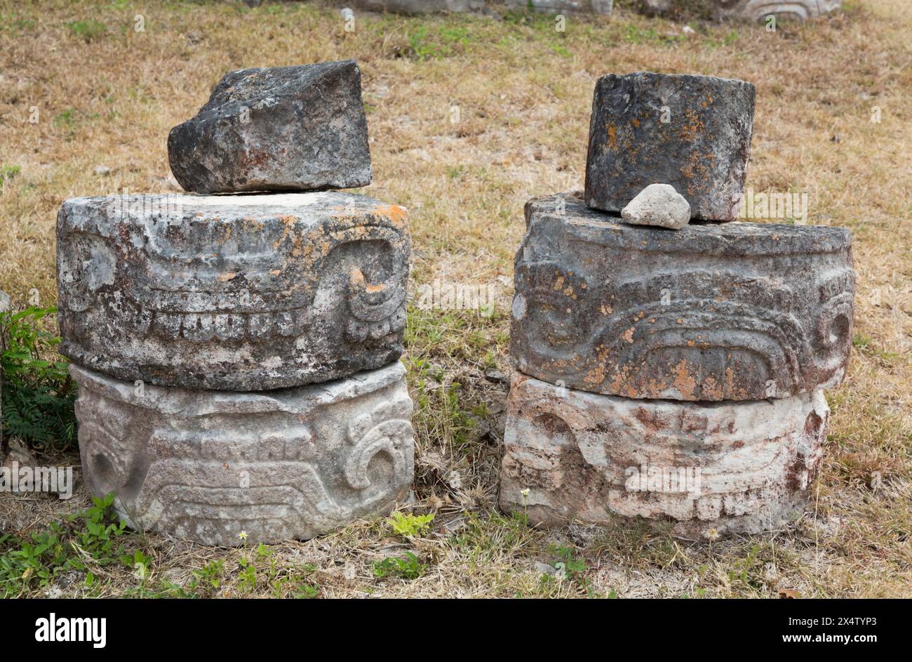 Geschnitzte Steine, Kabah Archäologische Stätte, Maya Ruinen, Puuc Stil, Yucatan, Mexiko Stockfoto