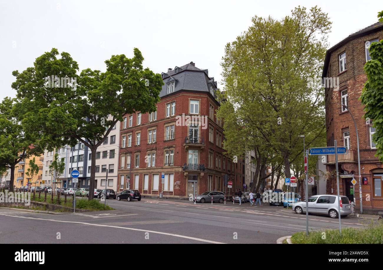MAINZ 24. APRIL 2024 KaiserWilhelmRing an einem ruhigen, bewölkten Tag. Der KaiserWilhelm