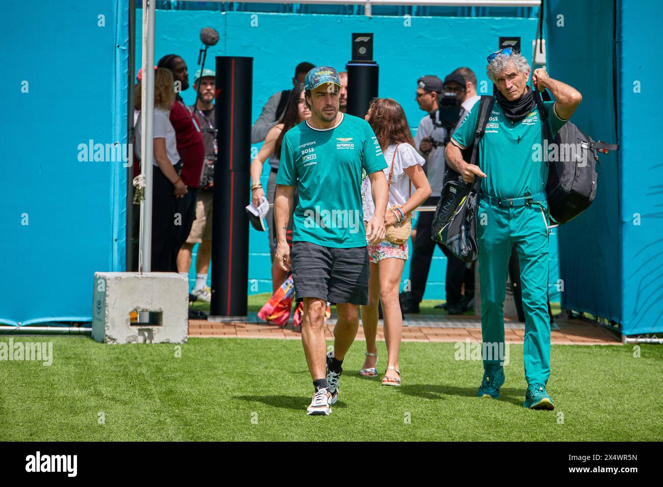 Miami Gardens, FL, USA. Mai 2024. 14 Fernando Alonso (ESP) Aston Martin. Wettkampftag. F1 Miami GP im Miami Autodrome in Miami Gardens, Florida, USA. Quelle: Yaroslav Sabitov/YES Market Media/Alamy Live News. Stockfoto