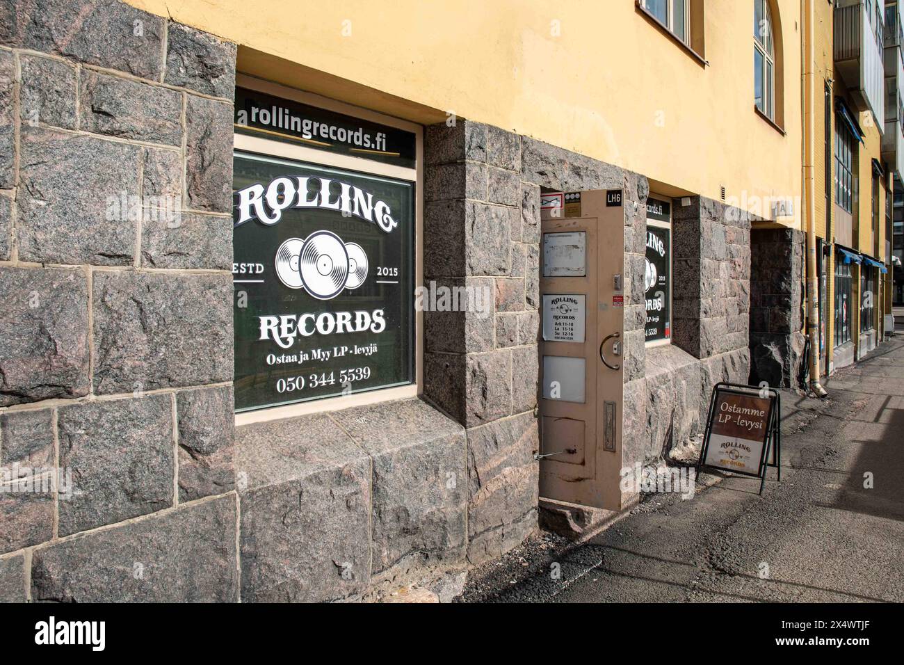 Rolling Records Plattenladen in Vaasanpolku 3 im Bezirk Harju in Helsinki, Finnland Stockfoto