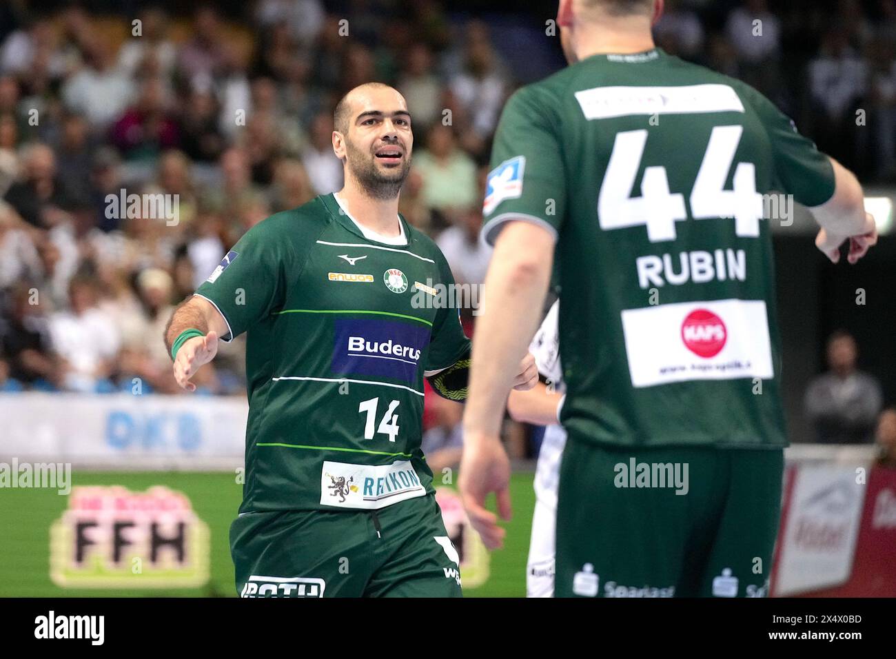 Wetzlar, Deutschland. Mai 2024. Wetzlar, 5. Mai 2024: Vladimir Vranjes ( 14 Wetzlar ) während des Liqui Moly Handball-Bundesliga-Spiels zwischen HSG Wetzlar und THW Kiel in der Buderus-Arena in Wetzlar. (Julia Kneissl/SPP) Credit: SPP Sport Press Photo. /Alamy Live News Stockfoto