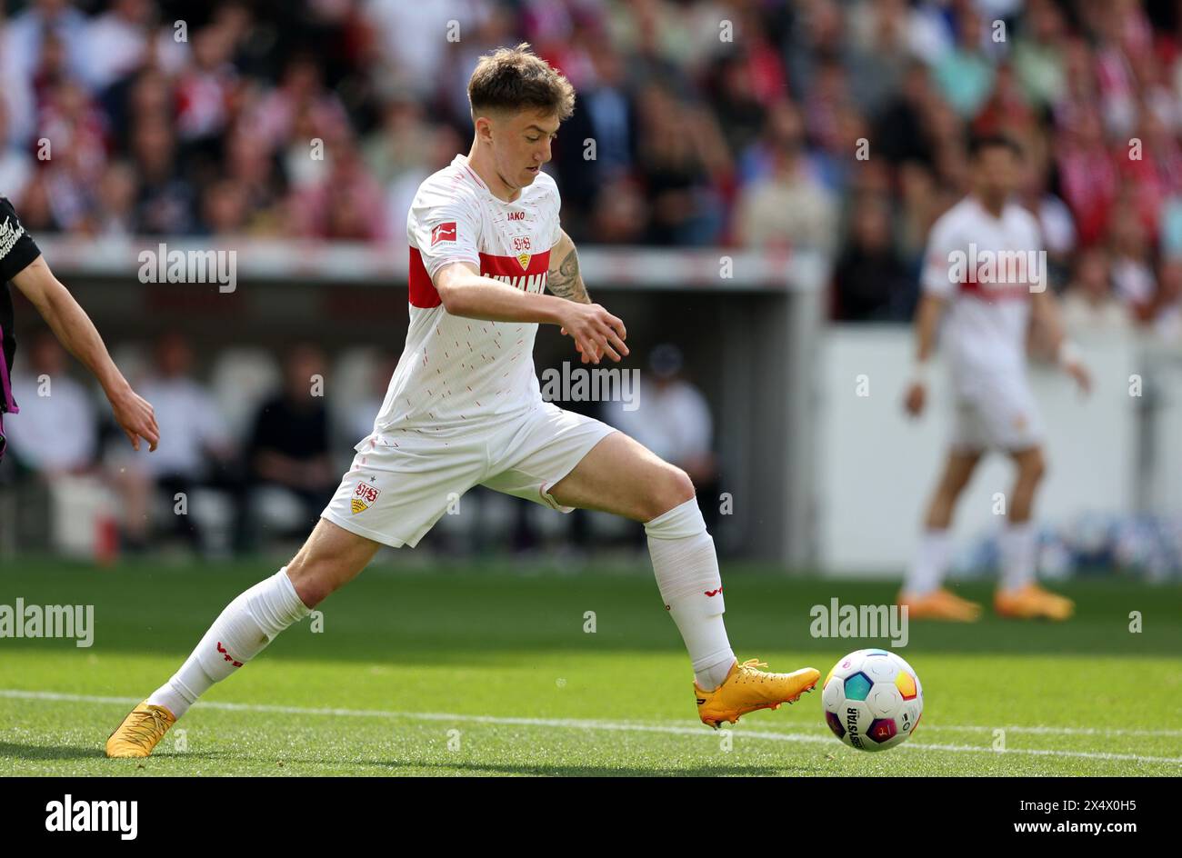 Angelo Stiller vom VFB Stuttgart VfB Stuttgart - FC Bayern MŸnchen Fussball 1 . Bundesliga Saison 2023 / 2024 © diebilderwelt / Alamy Stock Stockfoto