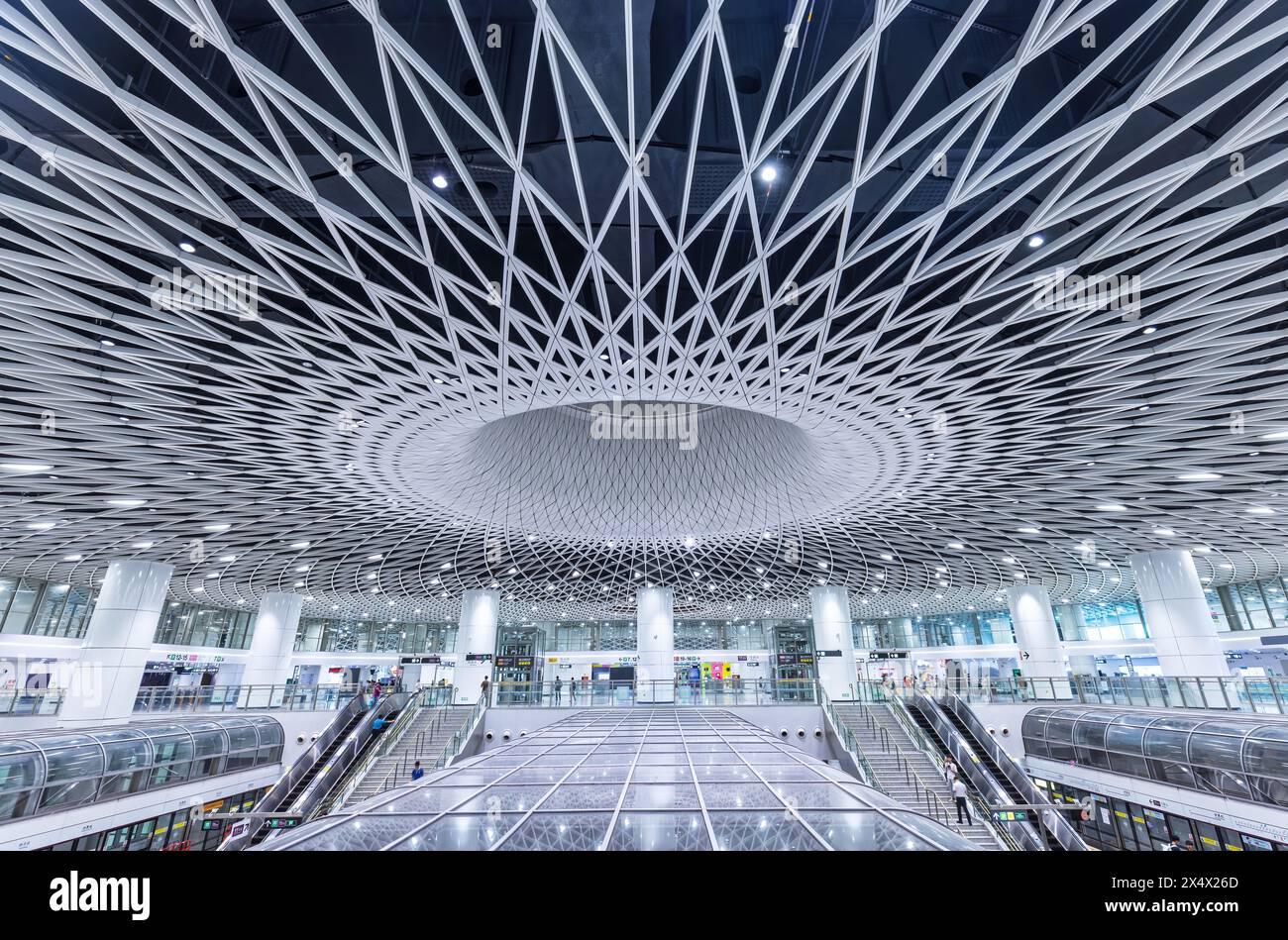 Shenzhen Metro Transit Architektur in der U-Bahn-Station Gangxia North in Shenzhen, China Stockfoto