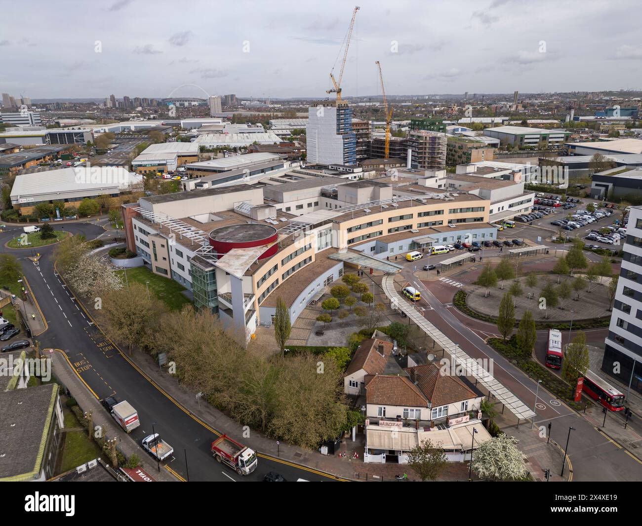 Luftaufnahme des Central Middlesex Hospital, Park Royal, London, Großbritannien. Stockfoto