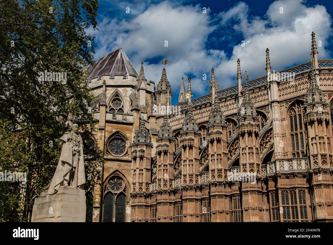 Südansicht der Lady Chapel mit ihren kunstvollen Stützen, Westminster Abbey, London, Großbritannien Stockfoto