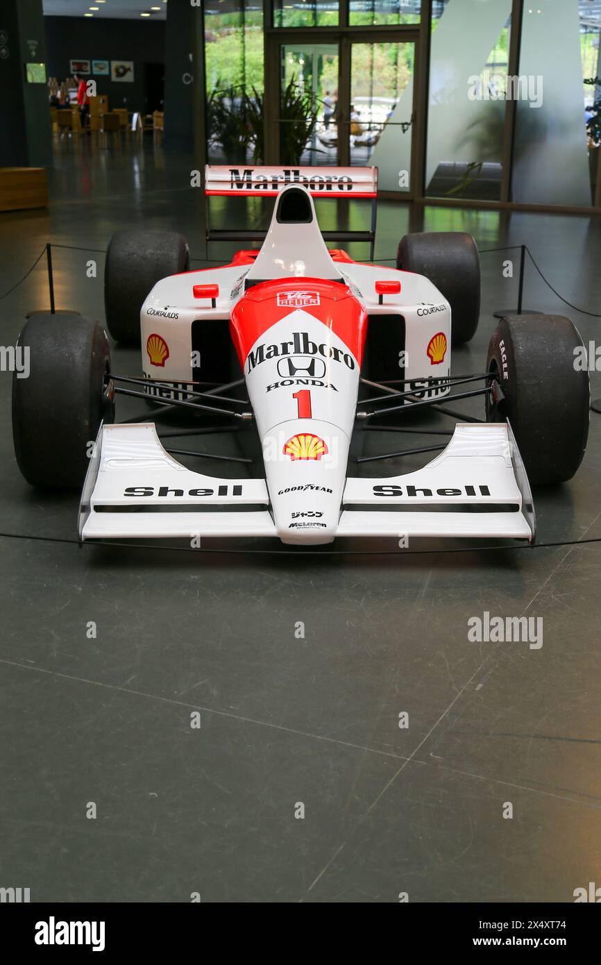 Ayrton Sennas McLaren Honda wurde während der Ausstellung „Senna Forever“ am 5. Mai 2024 im Museo Nazionale dell'Automobile in Turin, Italien, gezeigt. Stockfoto