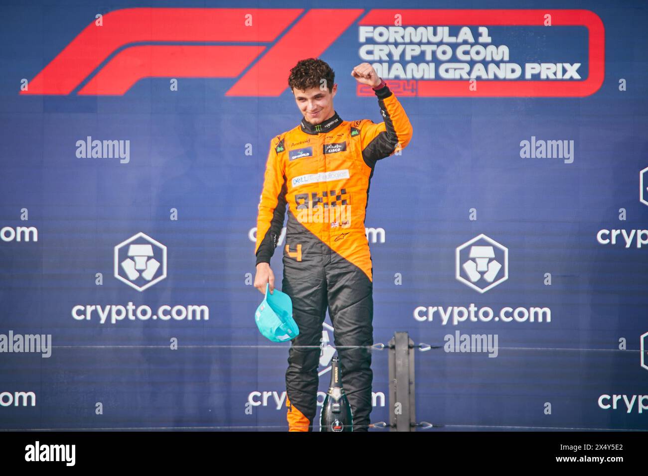 Miami Gardens, FL, USA. Mai 2024. Podium. 1. Platz: 4 Lando Norris (GBR) McLaren; 2. Platz: 1 Max Verstappen (NED) Red Bull Racing; 3. Platz: 16 Charlez Leclerc (MON) Ferrari. F1 Miami GP im Miami Autodrome in Miami Gardens, Florida, USA. Quelle: Yaroslav Sabitov/YES Market Media/Alamy Live News. Stockfoto