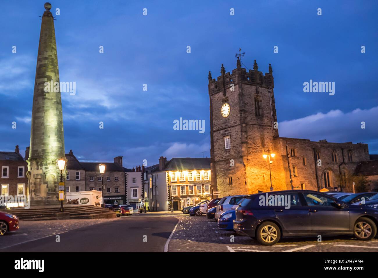 Marktplatz in Richmond, North Yorkshire bei Nacht Stockfoto