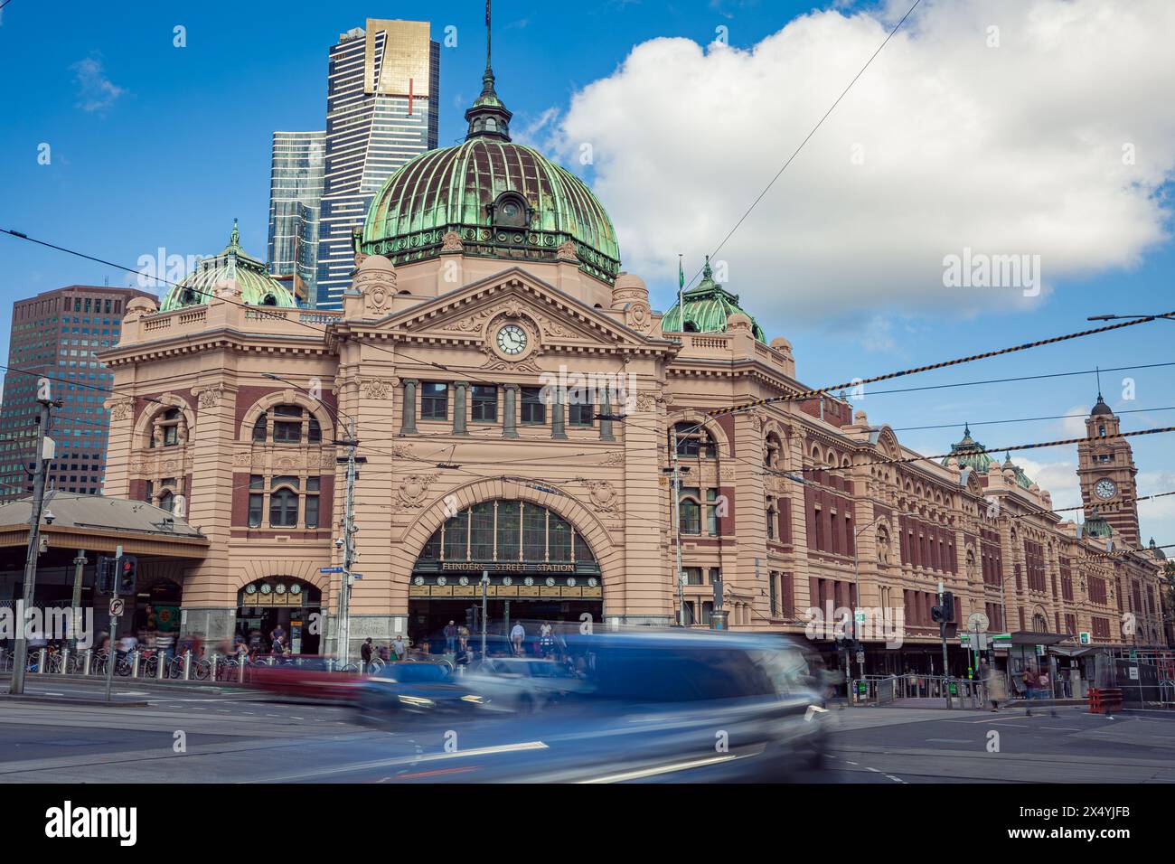MELBOURNE, AUSTRALIEN - 12. APRIL 2024: Flinders Street Station Building Stockfoto