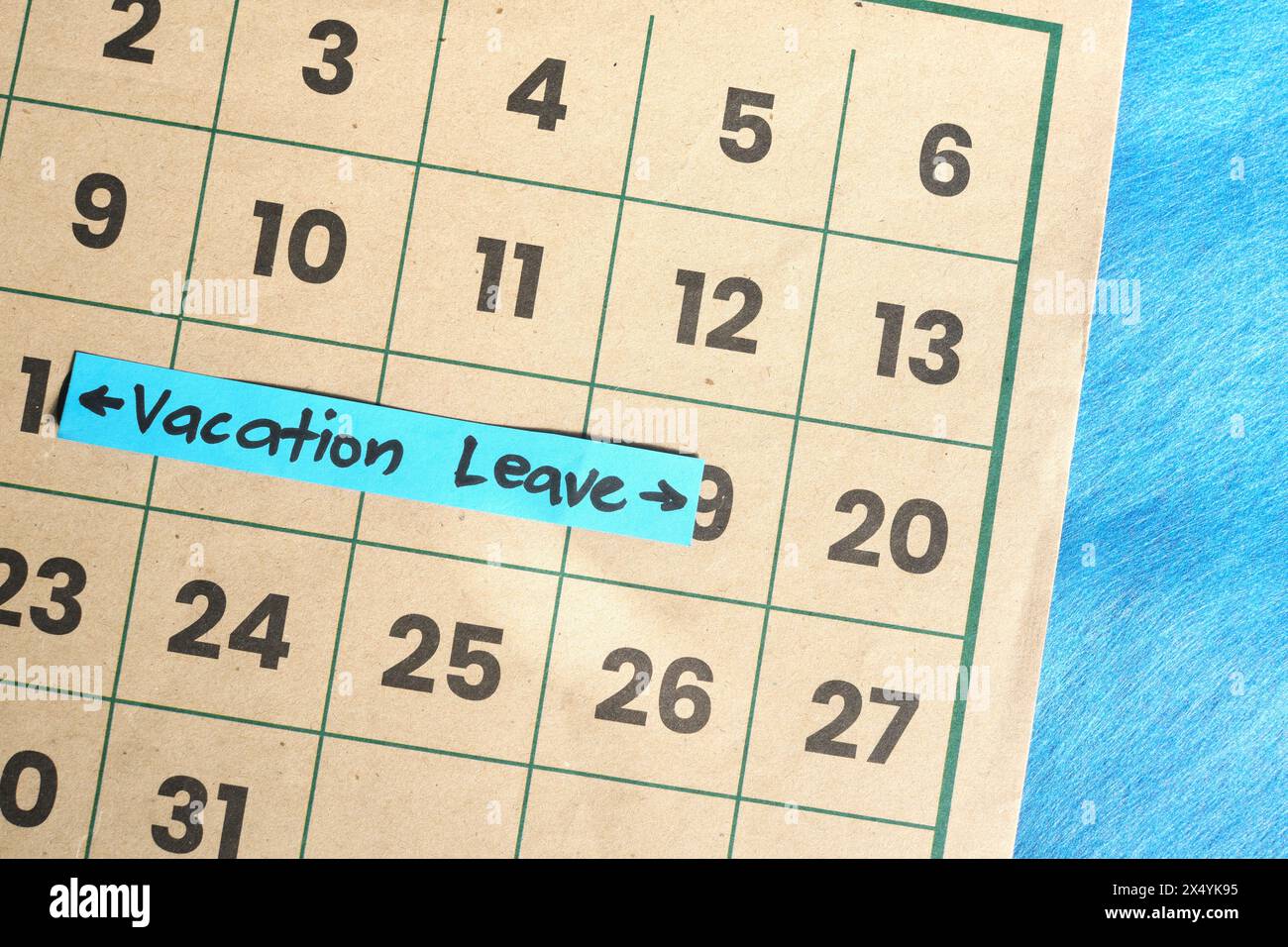 Urlaubsurlaub von der Arbeit Konzept. Schriftliche Erinnerungsnotiz auf dem Kalender. Stockfoto