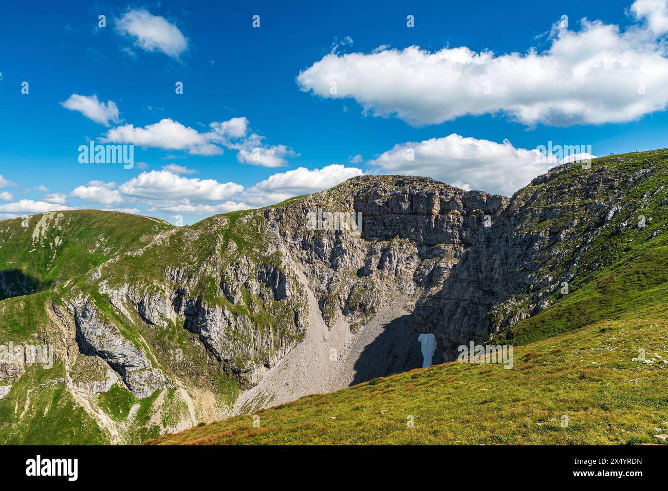 Krzesanica und Malolaczniak Hügel im Czerwone Wierchy Bergkamm in der Westtatra an der polnisch-slowakischen Grenze Stockfoto