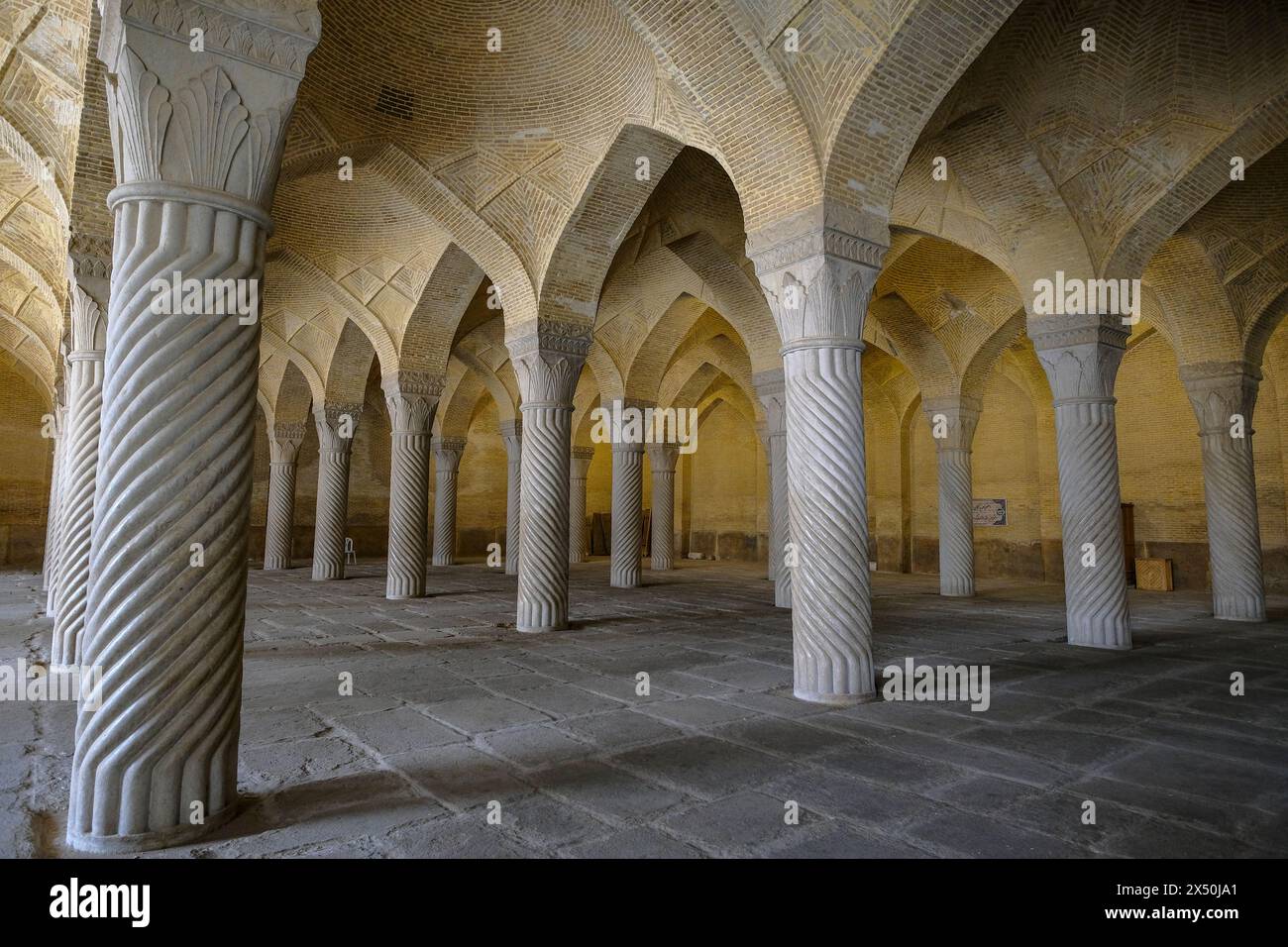 Shiraz, Iran - 16. März 2024: Die Vakil-Moschee befindet sich westlich des Vakil-Basars in Shiraz, Iran. Stockfoto