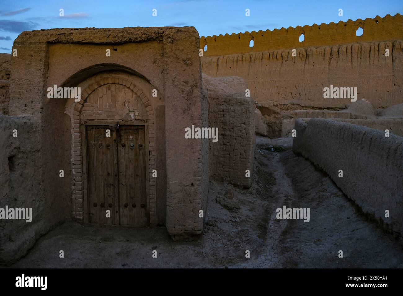 Varzaneh, Iran - 29. März 2024: Die Zitadelle Ghoortan ist eine alte Zitadelle in der Nähe von Varzaneh, Iran. Stockfoto