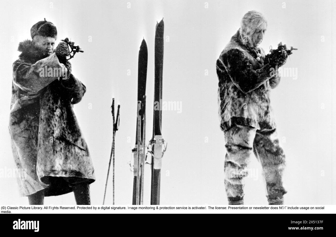Roald Amundsen. Norwegischer Polarforscher. 1872-1928. 1925 unternahm er einen erfolglosen Versuch, den Nordpol mit dem Flugzeug zu erreichen. Im Bild: Amundsen und sein Begleiter Lincoln Ellsworth bei 87° 44' nördlicher Breite. Stockfoto