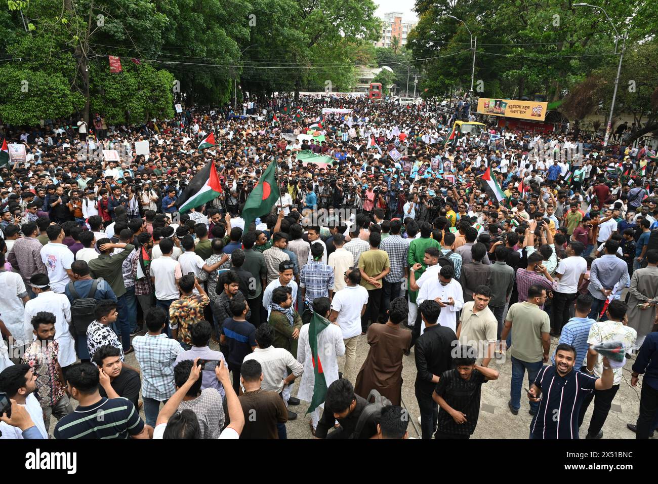 Dhaka, Bangladesch, am 6. Mai 2024. Hunderte von Studenten der Universität Dhaka demonstrieren am 6. Mai 2024 in Dhaka, Bangladesch, und fordern ein freies Palästina, inmitten des anhaltenden Konflikts zwischen Israel und der palästinensischen islamistischen Gruppe Hamas. Quelle: Mamunur Rashid/Alamy Live News Stockfoto