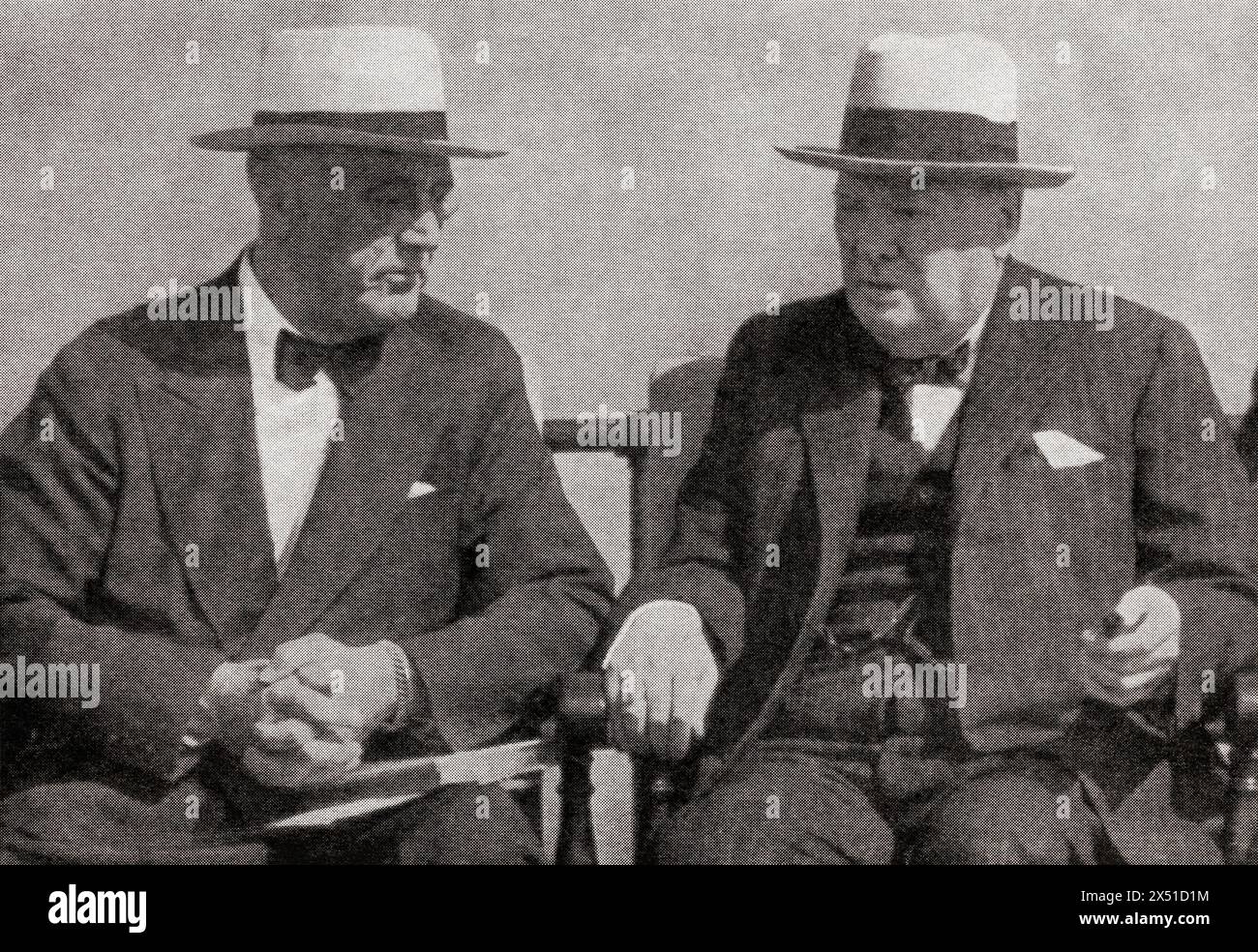 Präsident Roosevelt und Winston Churchill, hier auf der Konferenz von Quebec, 10-17. September 1944. Franklin Delano Roosevelt, 1882–1945, allgemein bekannt unter seinen Initialen FDR. Amerikanischer Staatsmann, Politiker und 32. Präsident der Vereinigten Staaten. Sir Winston Leonard Spencer-Churchill, 1874–1965. Britischer Politiker, Armeeoffizier, Schriftsteller und zweimal Premierminister des Vereinigten Königreichs. Aus dem Krieg in Bildern, sechstes Jahr. Stockfoto