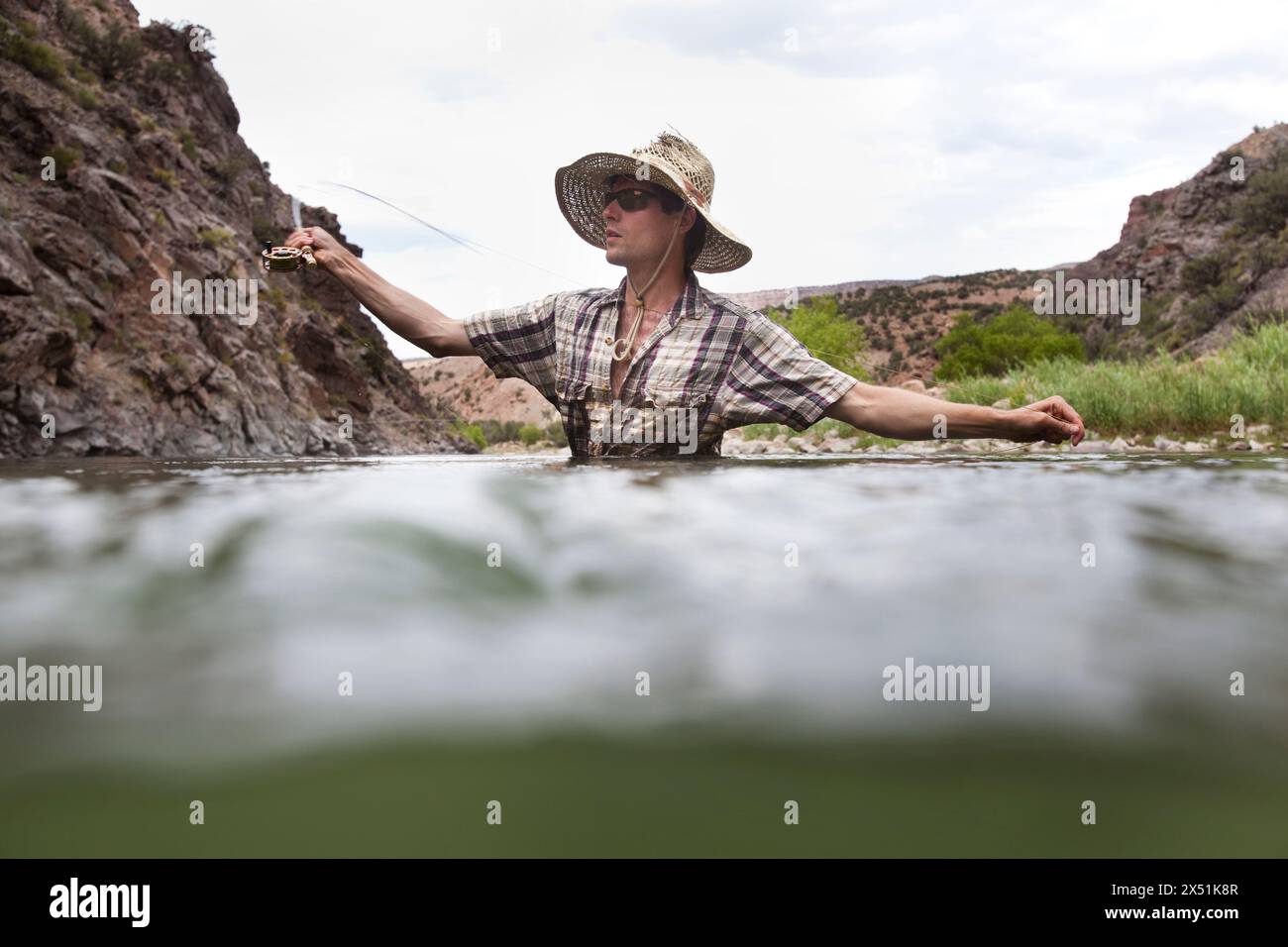 Fliegenfischen am Gunnison River, CO Stockfoto