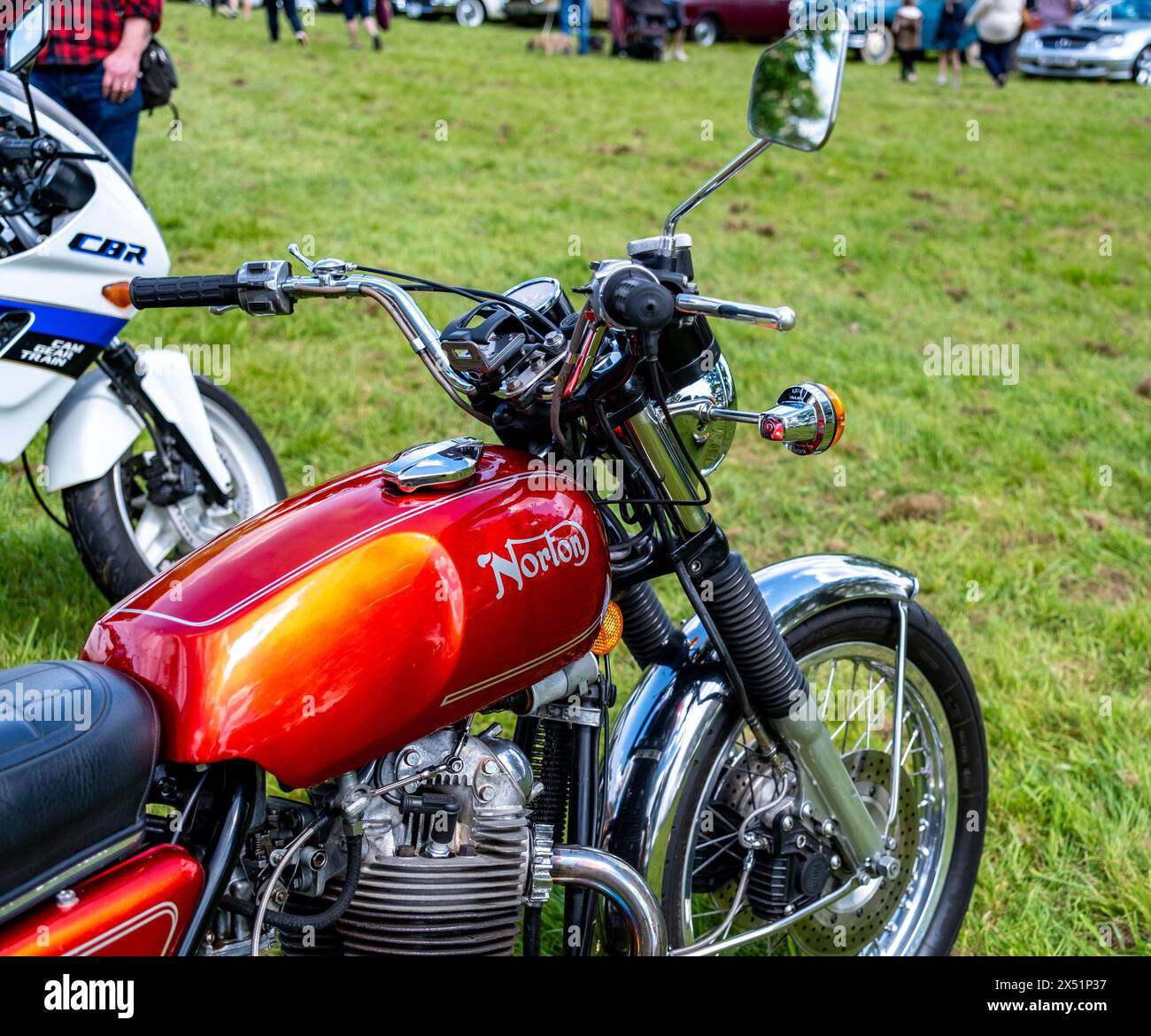 Earsham, Norfolk, Vereinigtes Königreich – 05. Mai 2024. Vintage Norton Commando Motorrad auf einem klassischen Motorradtreffen öffentlich ausgestellt Stockfoto