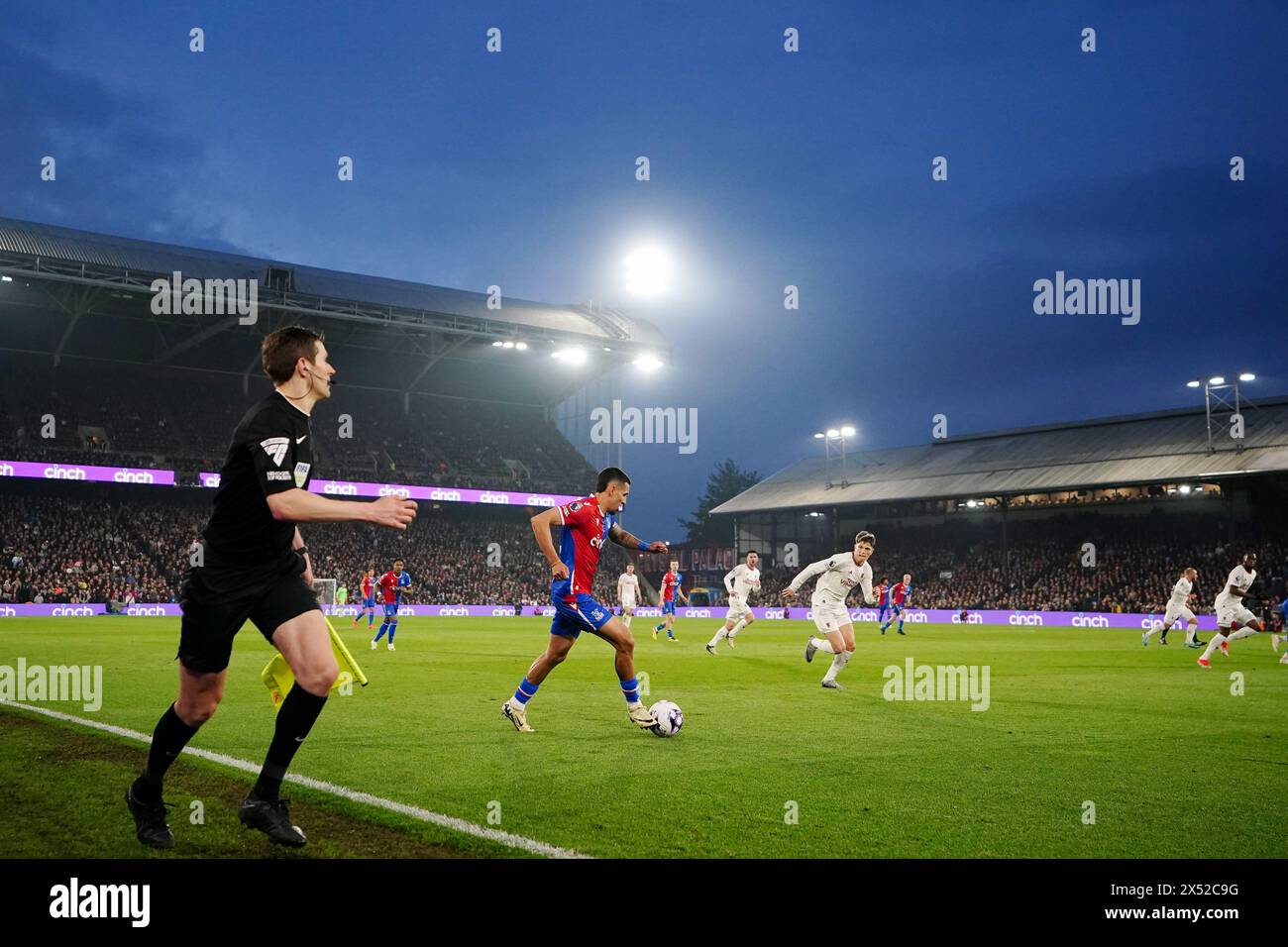 Ein Überblick über Daniel Munoz aus Crystal Palace während des Premier League-Spiels im Selhurst Park, London. Bilddatum: Montag, 6. Mai 2024. Stockfoto