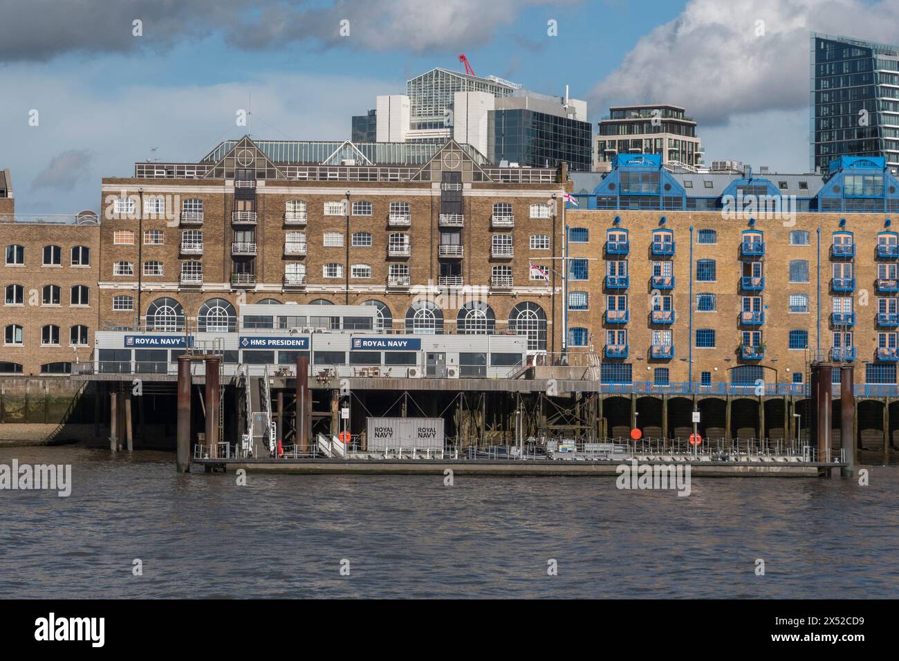 HMS President (ehemals HMS saxifrage) Royal Navy Reserve Base an der Themse, London, Großbritannien. Stockfoto