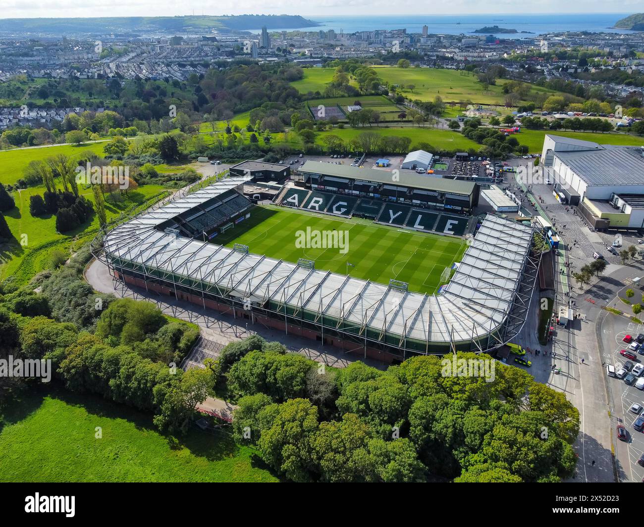 Allgemeine Luftaufnahme des Home Park Stadions, Heimstadion des englischen Fußballteams Plymouth Argyle in Plymouth in Devon, Großbritannien. Stockfoto