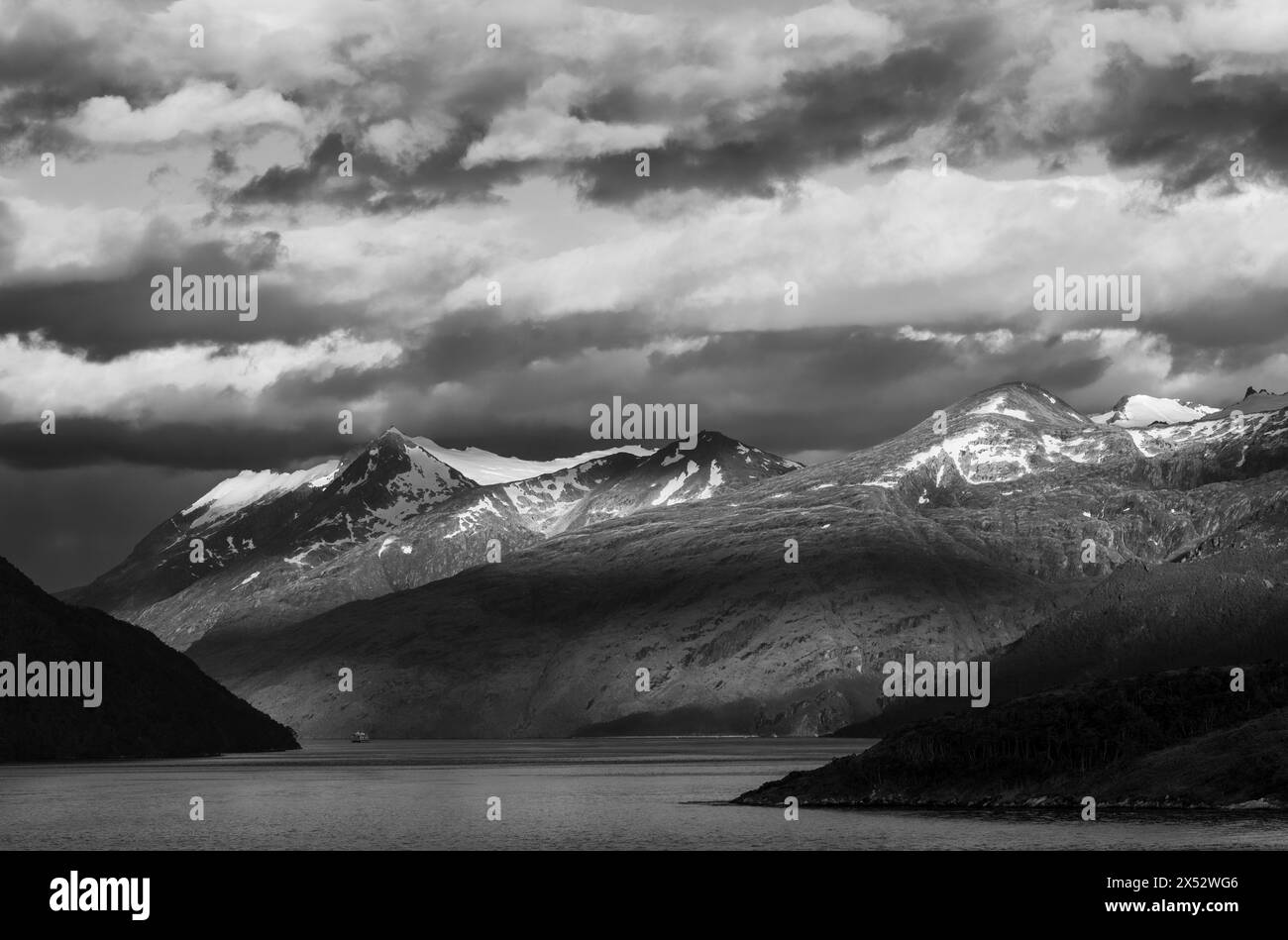 Sonnenaufgang auf dem Berg, Darwin Sound, Beagle Channel, Feuerland, Chile, Südamerika Stockfoto