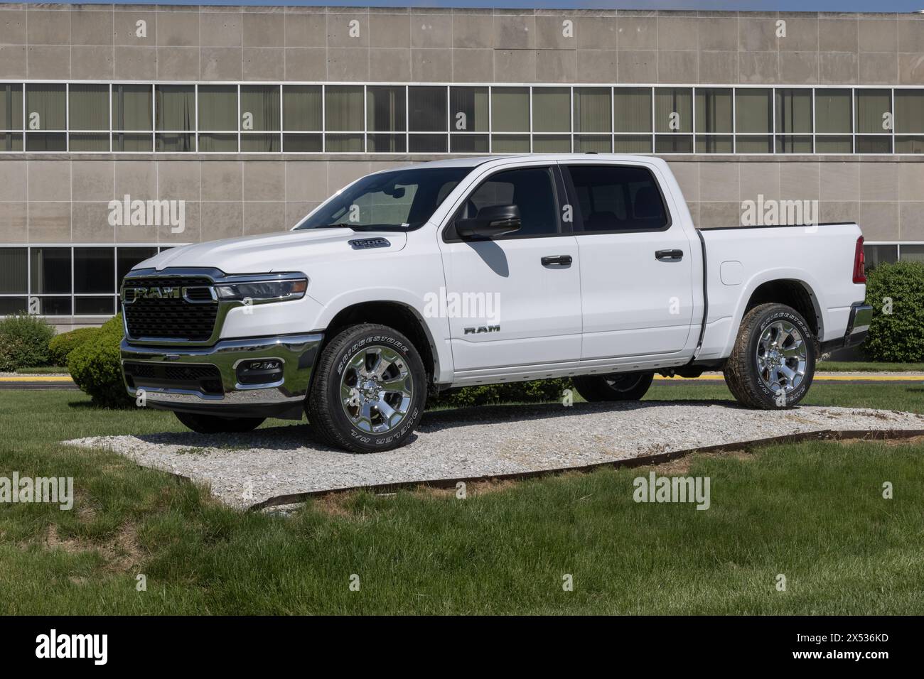 Kokomo - 5. Mai 2024: RAM 1500 SST-Anzeige im Stellantis-Getriebe-Werk. RAM bietet den 1500 mit einem Straight Six Turbo-Motor an. MEIN:2025 Stockfoto