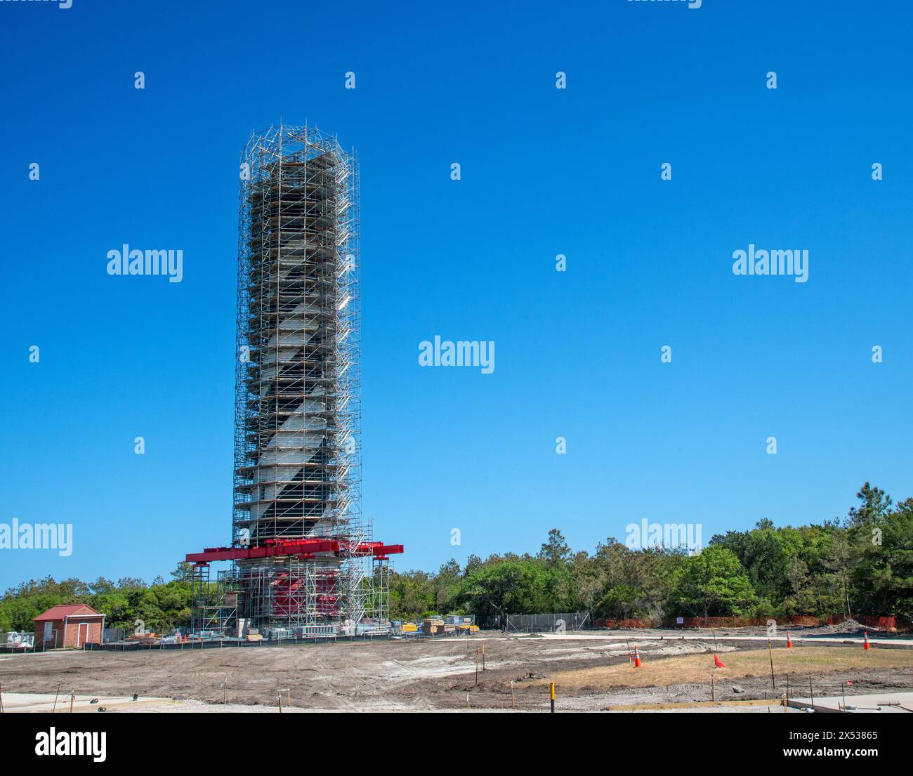 Die Cape Hatteras Light Station wird derzeit einem großen Restaurierungsprojekt unterzogen. Buxton, Outer Banks, North Carolina. Stockfoto