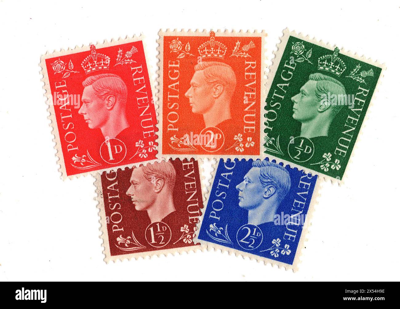 Eine Montage von Briefmarken von König George VI. Aus Großbritannien auf weißem Hintergrund. Stockfoto