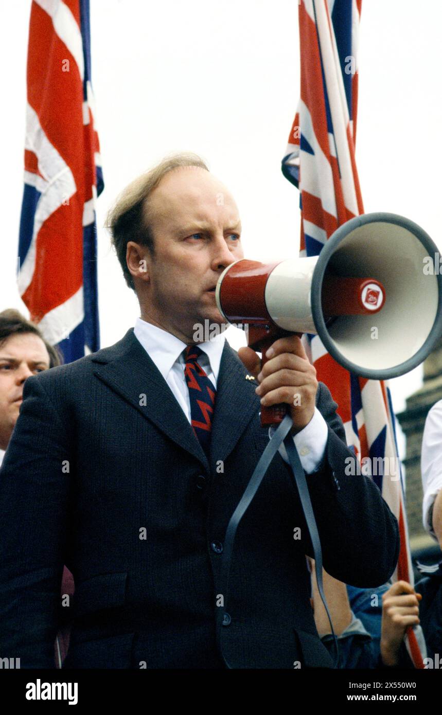 John Tyndall, der Führer der Nationalen Front, einer rechtsradikalen Partei, sprach bei einer Kundgebung vor der sogenannten Schlacht von Lewisham. New Cross, South London, England 13. August 1977. 1970er Jahre Großbritannien. HOMER SYKES. Stockfoto