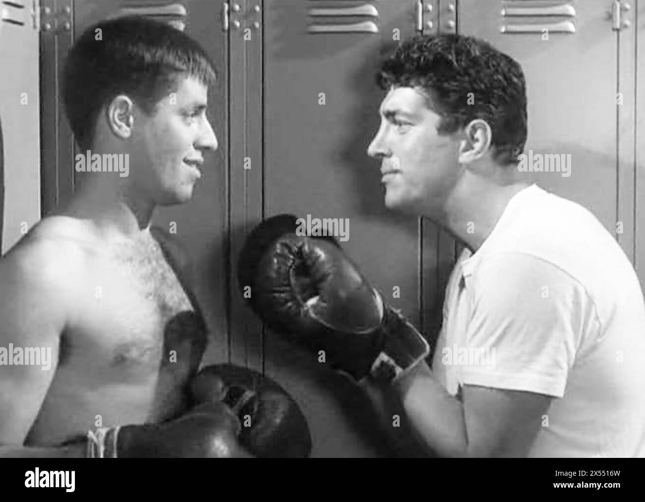 SAILOR HÜTE DICH VOR 1952 Paramount Pictures Film mit Jerry Lewis links und Dean Martin Stockfoto