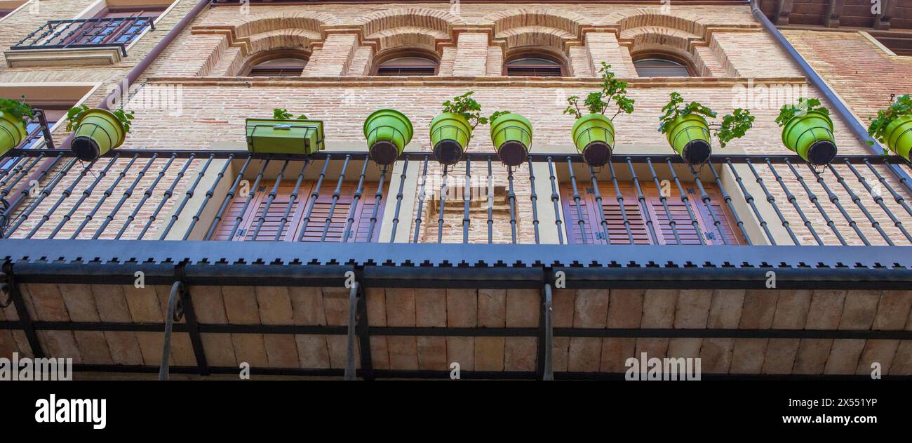 Balkon im historischen Viertel von Puente La Reina, Navarra, Spanien. Jakobsweg Stockfoto