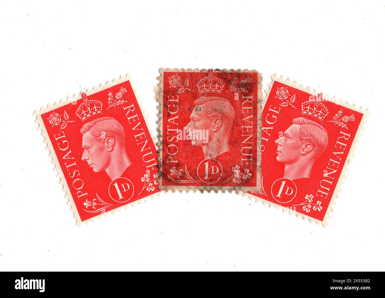 Eine Montage von Briefmarken von König Georg VI. Aus Großbritannien auf weißem Hintergrund. Stockfoto