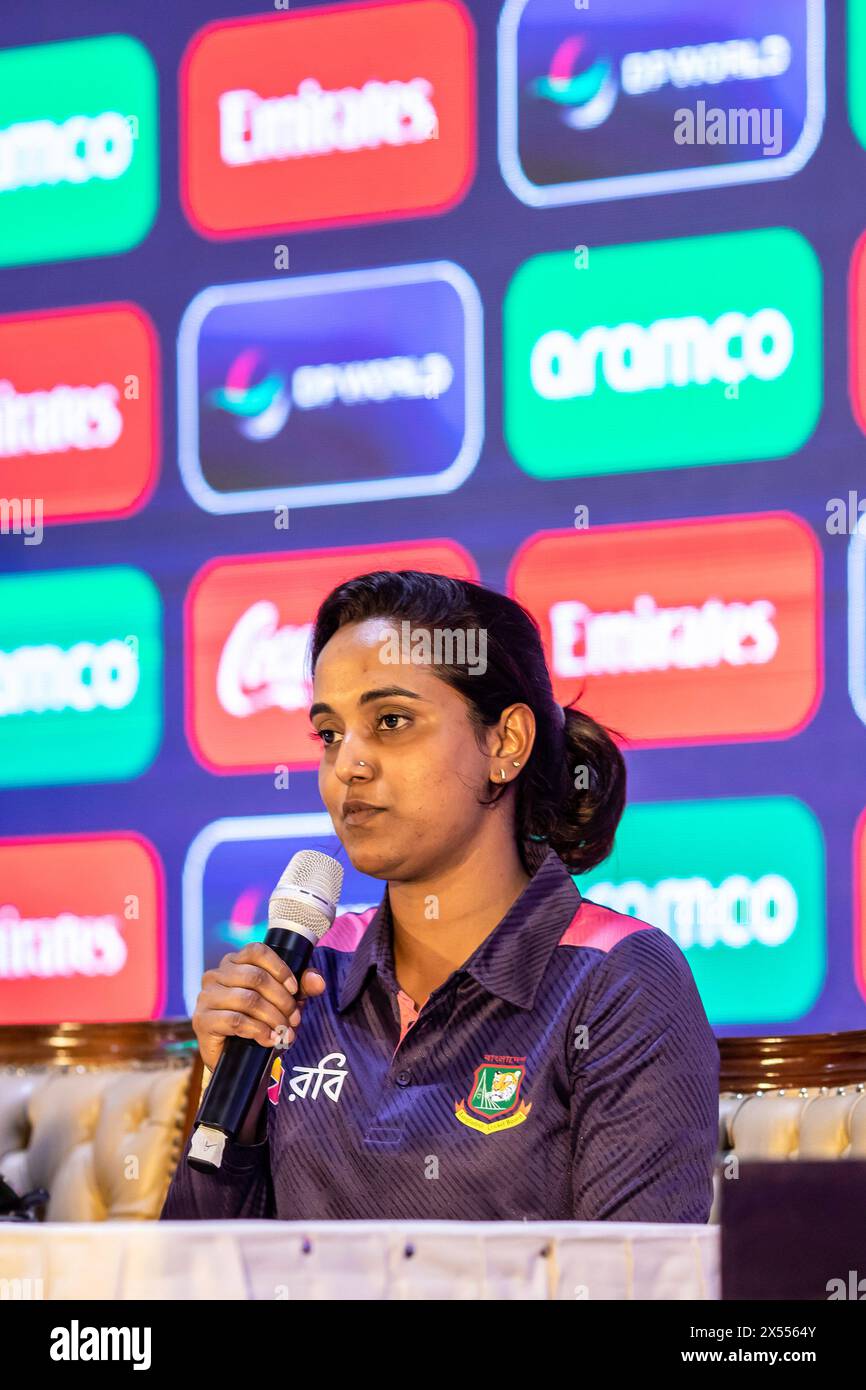 Der Kapitän des Frauenteams von Bangladesch, Nigar Sultana Joty, spricht während einer Pressekonferenz im Pan Pacific Sonargaon in Dhaka. Die ICC Frauen T20 World Cup 2024 ist die neunte Ausgabe des ICC Frauen T20 World Cup Turniers. Der Veranstaltungsort ist vom 3. Bis 20. Oktober 2024 in Bangladesch. Australien ist der Titelverteidiger, der Südafrika im Finale der vorherigen Ausgabe besiegt hat. Stockfoto