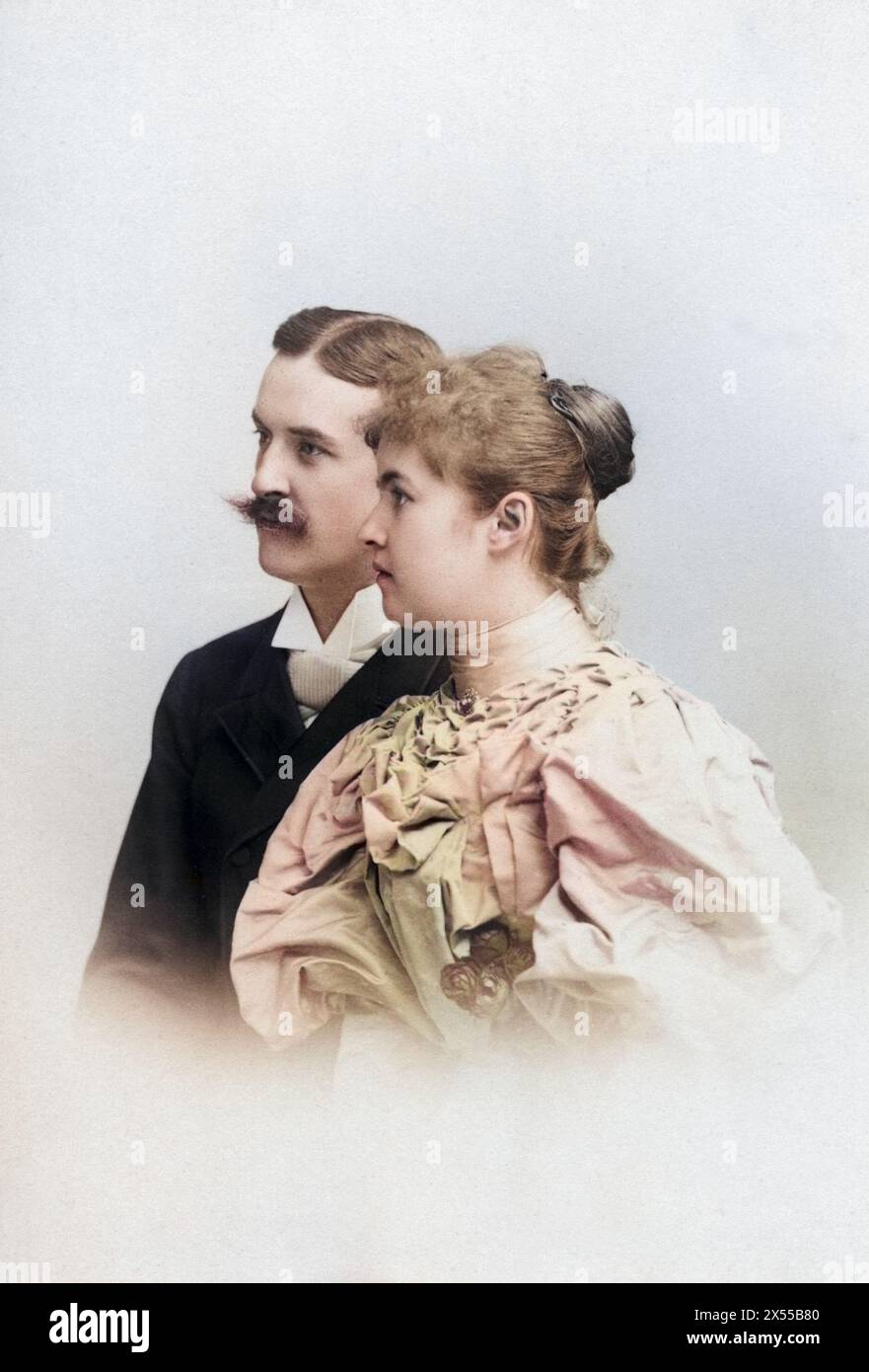 Menschen, Paare, 1900 - 1930, junges Paar, Porträt, Profil, Stuttgart, ca. 1910, 20. Jahrhundert, ADDITIONAL-RIGHTS-CLEARANCE-INFO-NOT-AVAILABLE Stockfoto