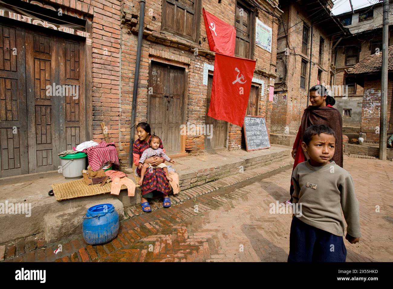 MAOISTEN IN DER NEPALESISCHEN GESELLSCHAFT IN KATHMANDU NEPAL Stockfoto