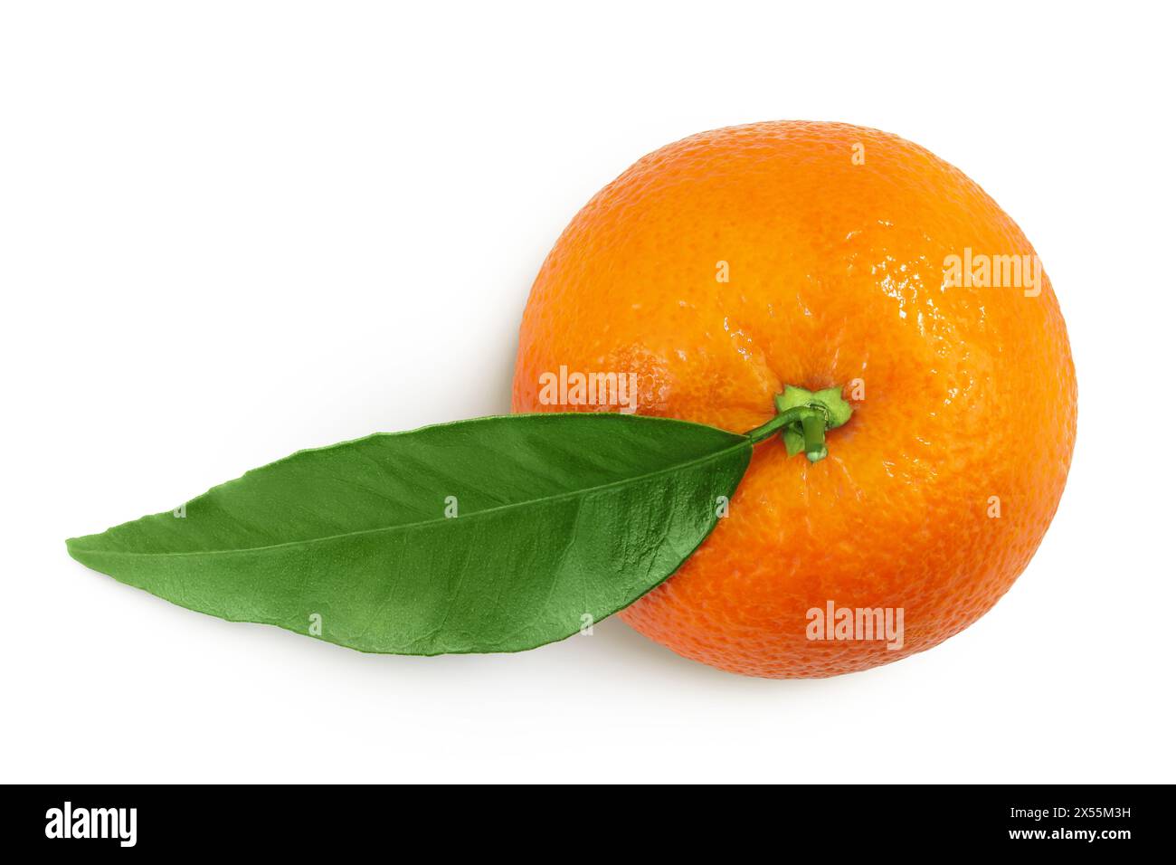 Orangenfrucht mit Blatt isoliert auf weißem Hintergrund. Draufsicht. Flache Lagen. Stockfoto